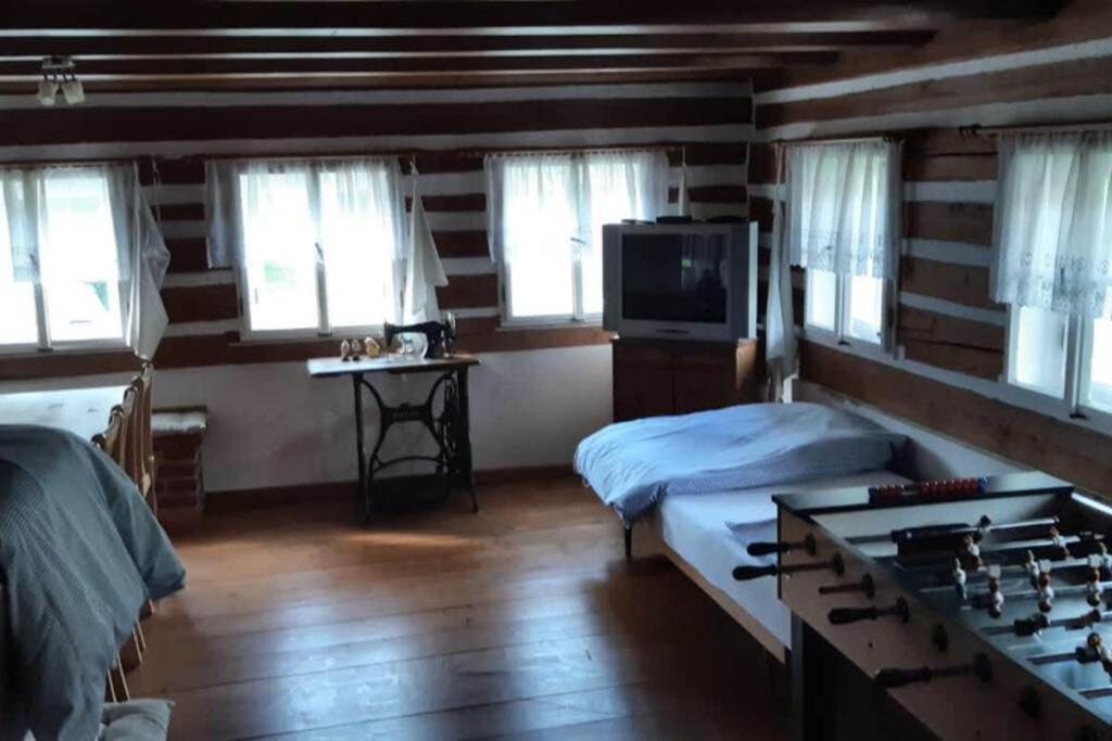 Chaloupka S Rodinnou Tradici Mezimesti Esterno foto