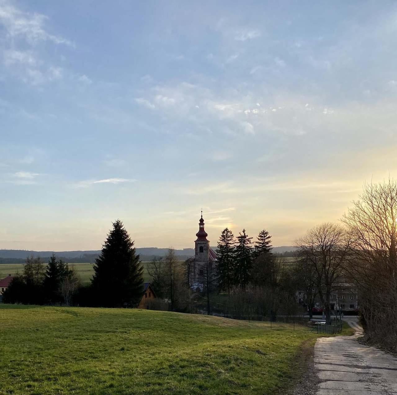 Chaloupka S Rodinnou Tradici Mezimesti Esterno foto