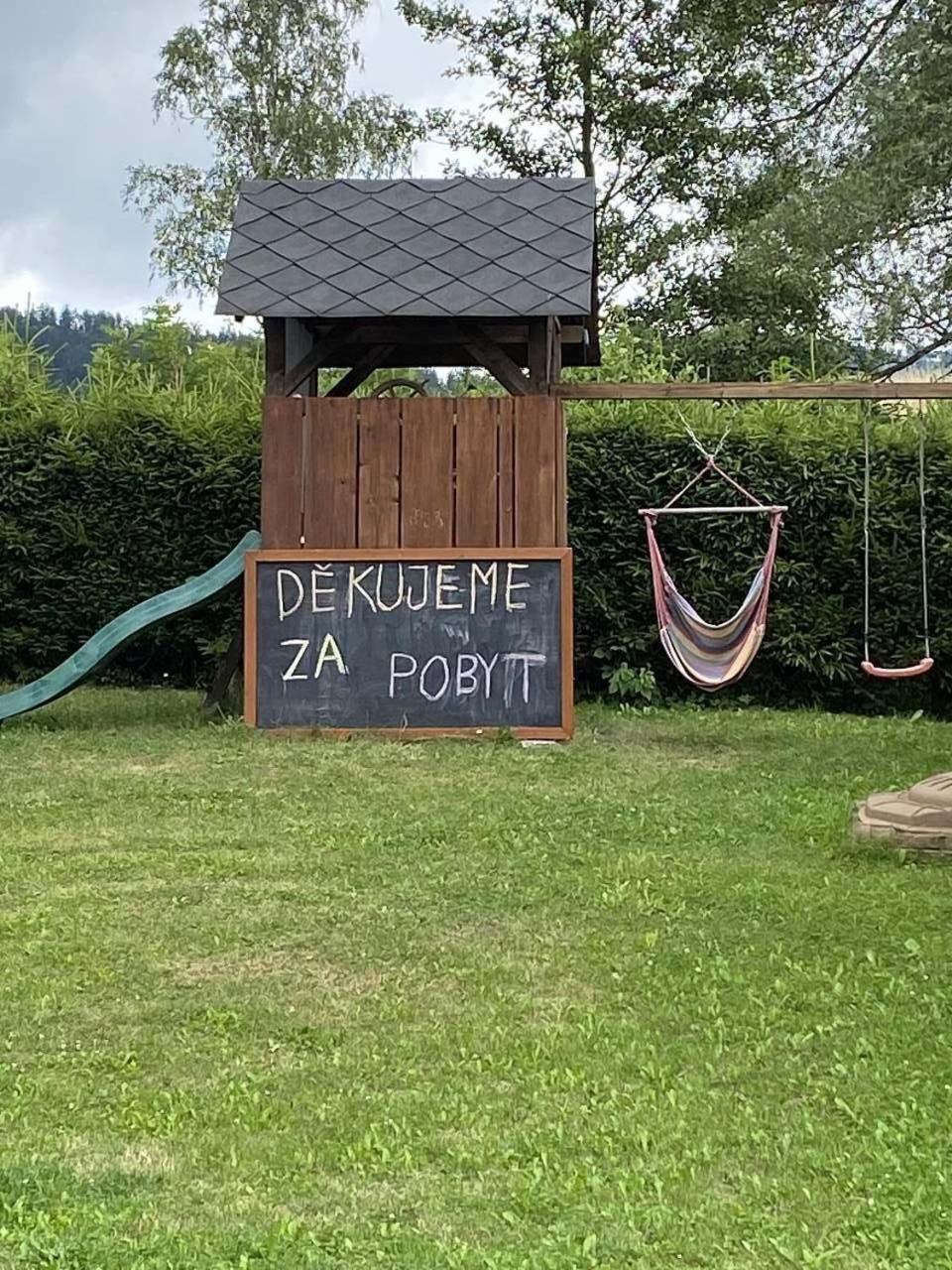 Chaloupka S Rodinnou Tradici Mezimesti Esterno foto