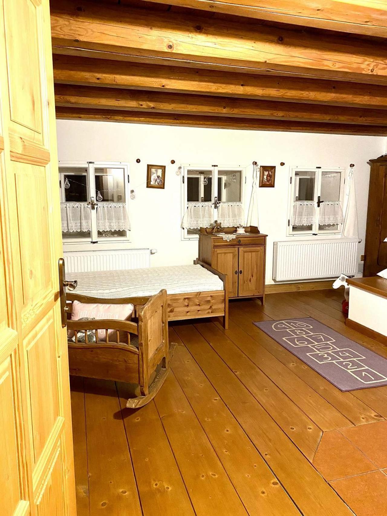 Chaloupka S Rodinnou Tradici Mezimesti Esterno foto